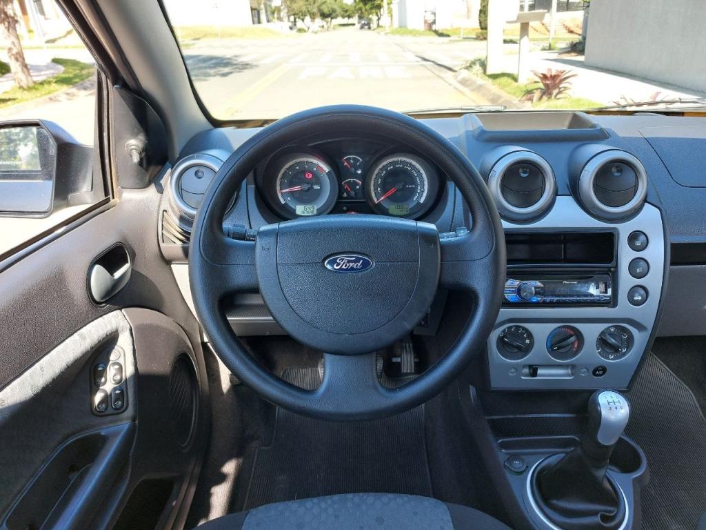 FORD Fiesta Hatch - Foto