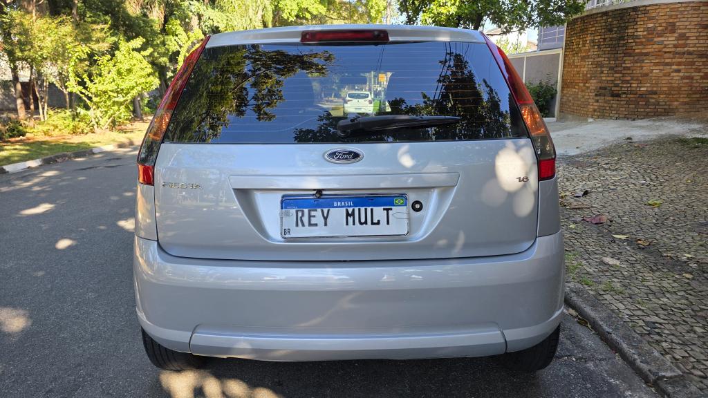 FORD Fiesta Hatch - Foto