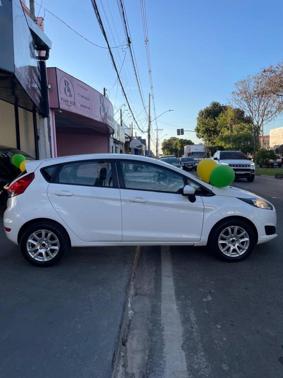 FORD Fiesta Hatch - Foto