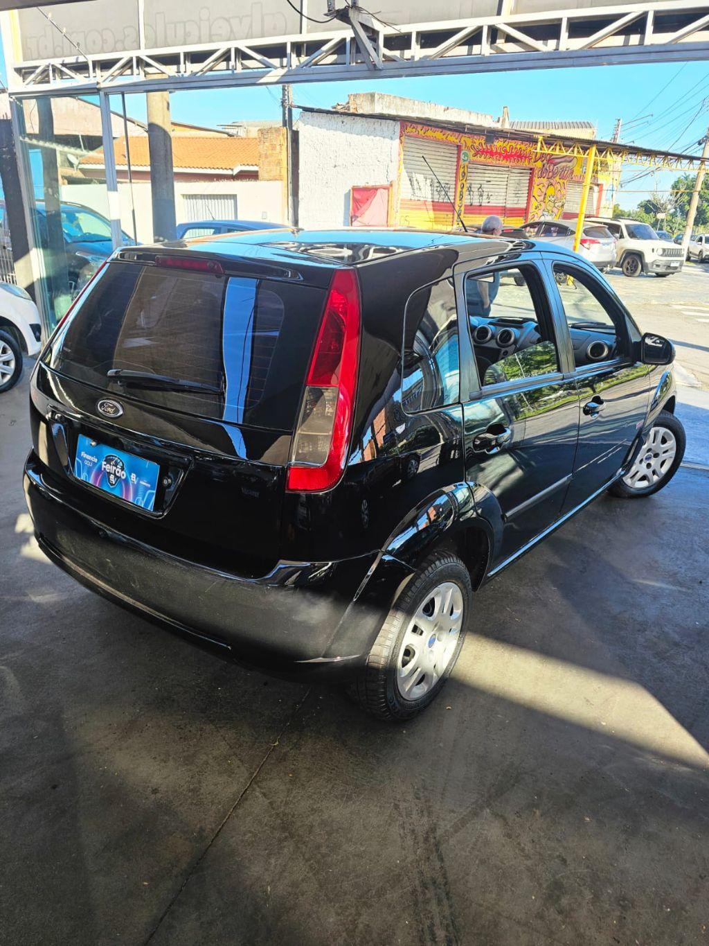 FORD Fiesta Hatch - Foto