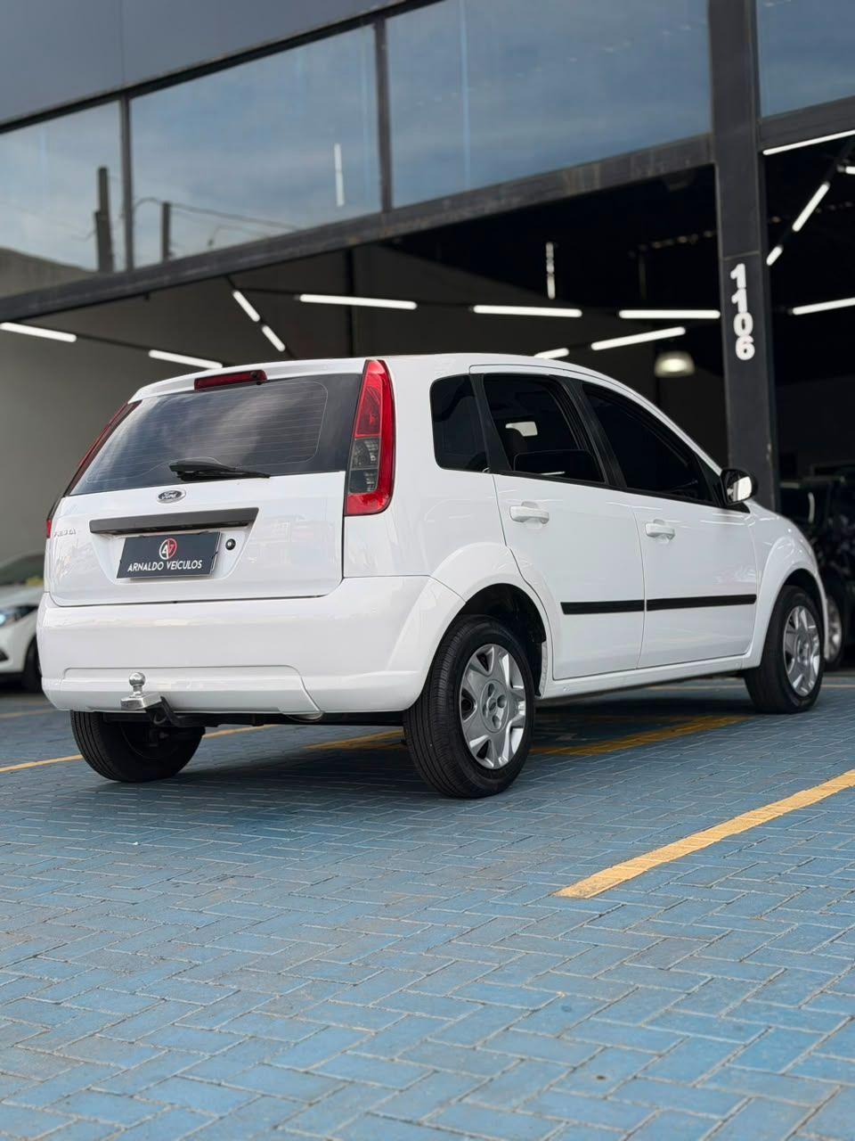 FORD Fiesta Hatch - Foto