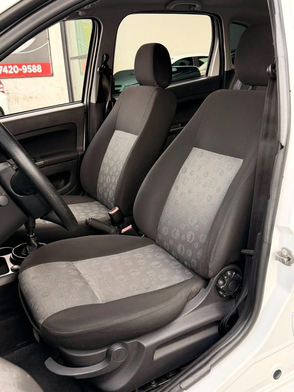 FORD Fiesta Hatch - Foto