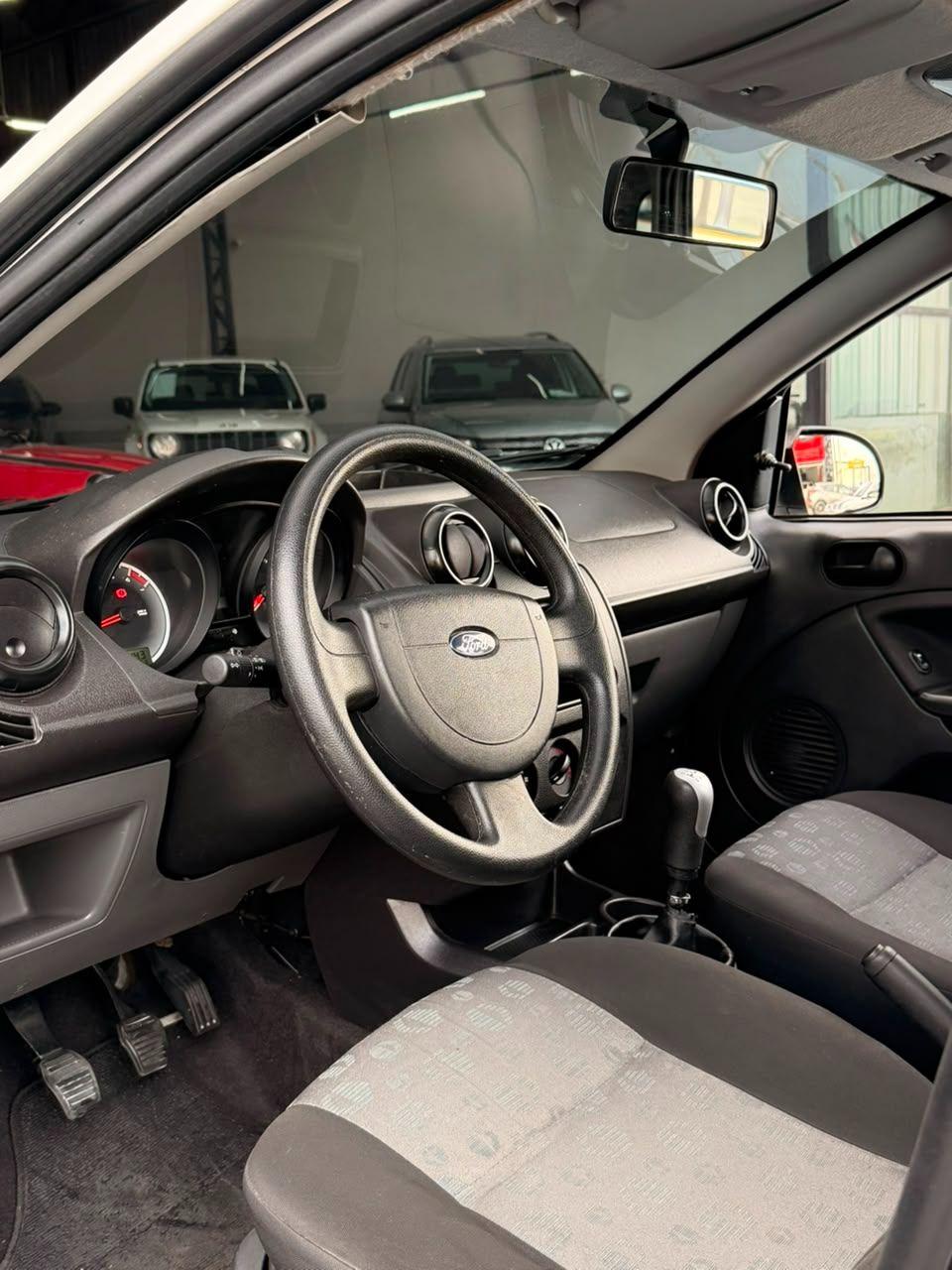 FORD Fiesta Hatch - Foto