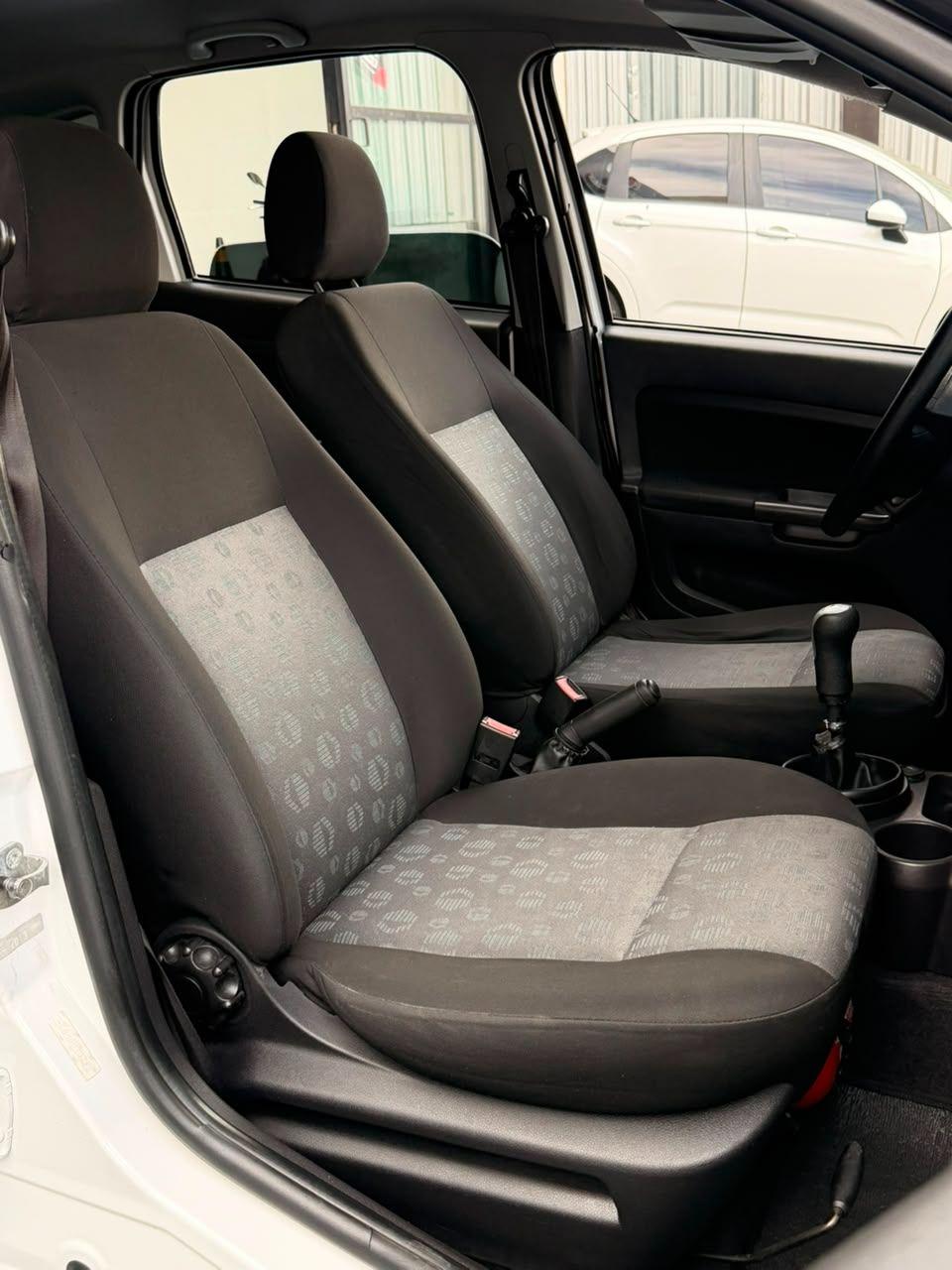 FORD Fiesta Hatch - Foto