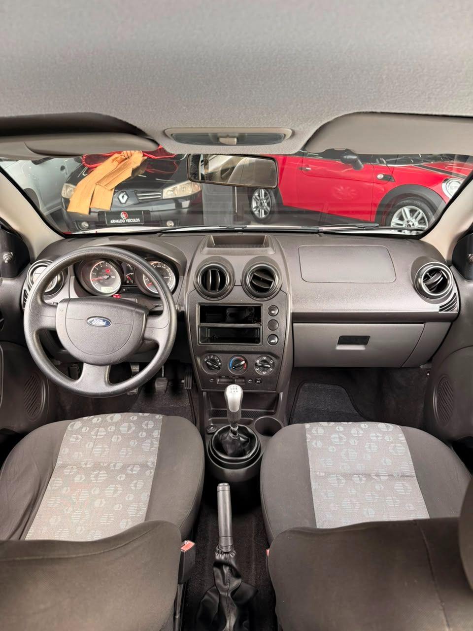 FORD Fiesta Hatch - Foto
