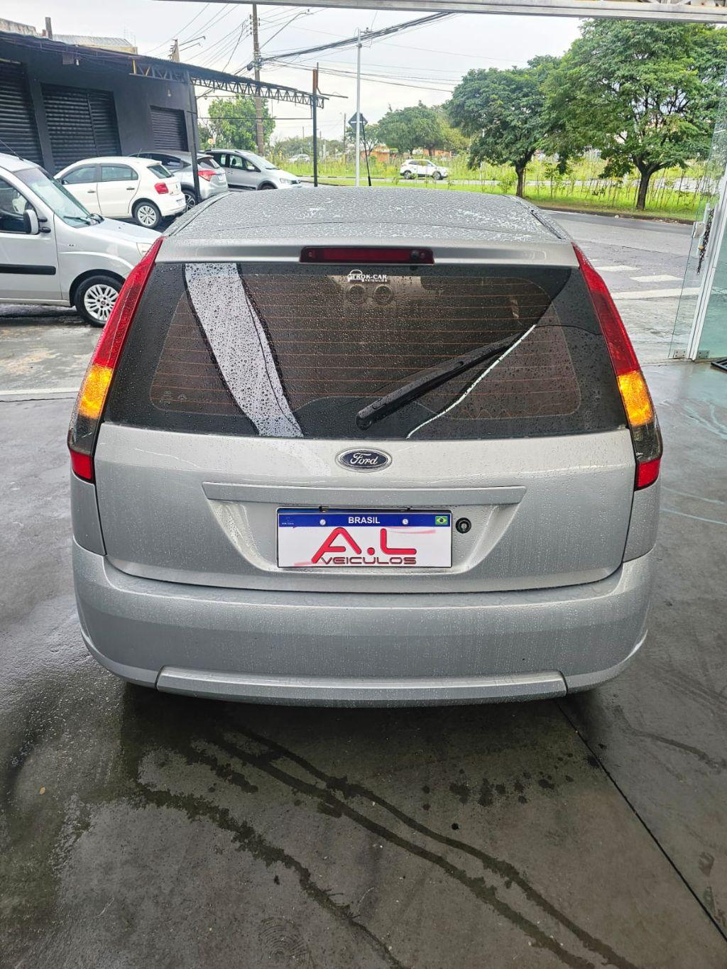 FORD Fiesta Hatch - Foto