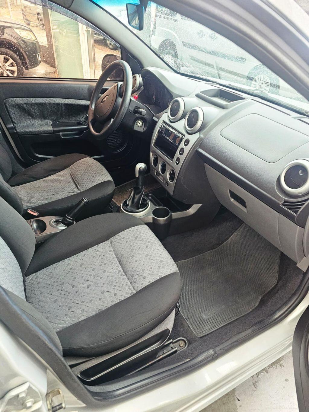 FORD Fiesta Hatch - Foto