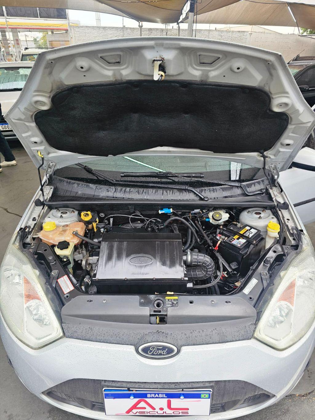 FORD Fiesta Hatch - Foto