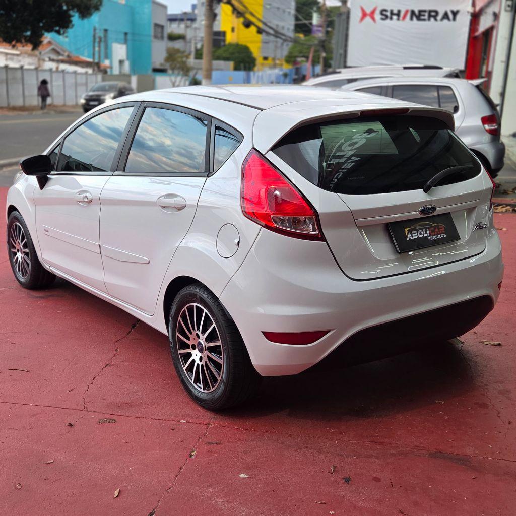 FORD Fiesta Hatch - Foto