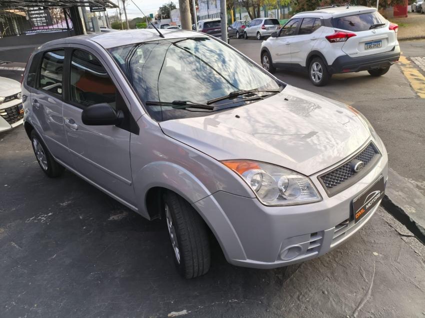 FORD Fiesta Hatch - Foto