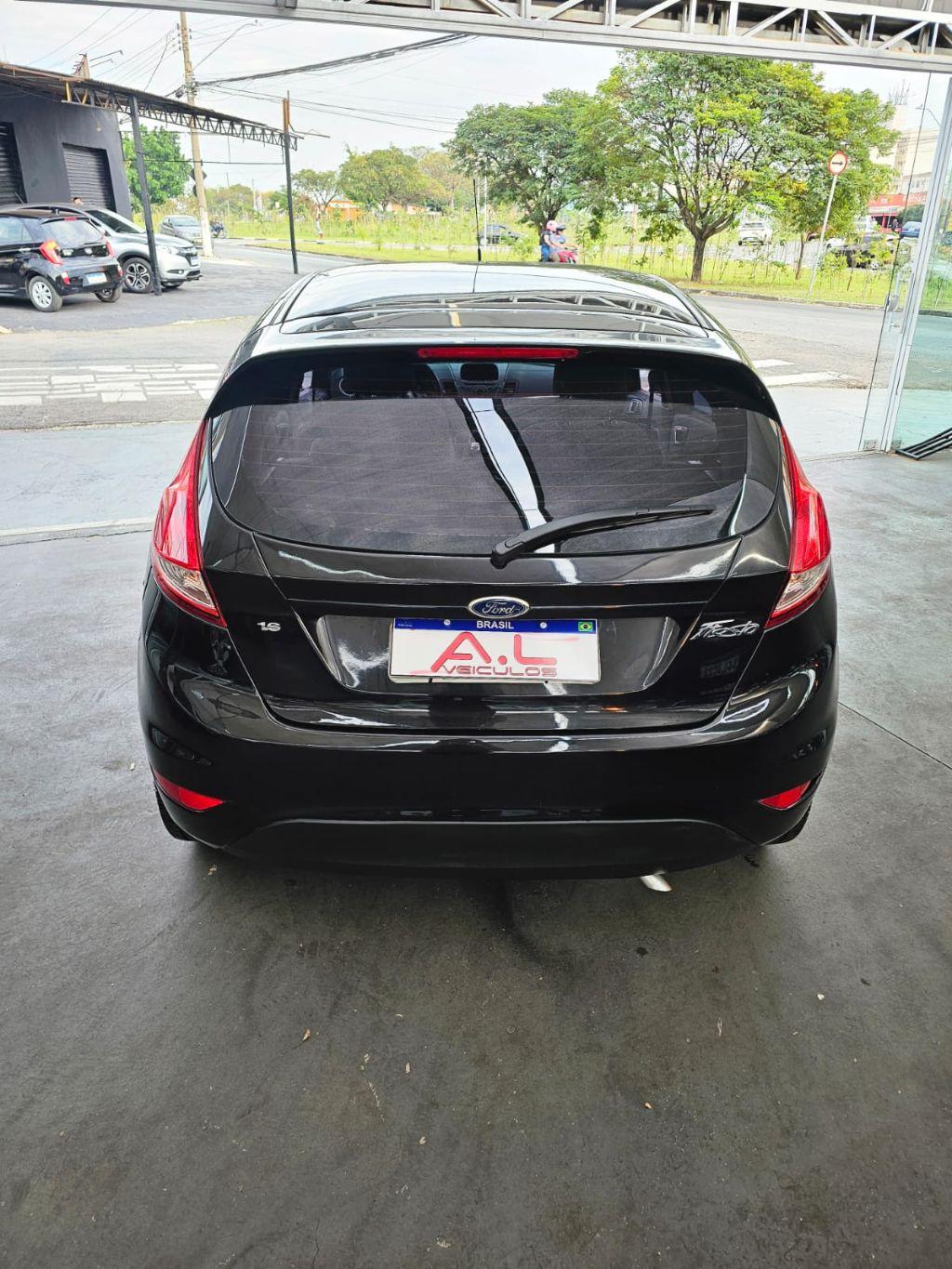 FORD Fiesta Hatch - Foto