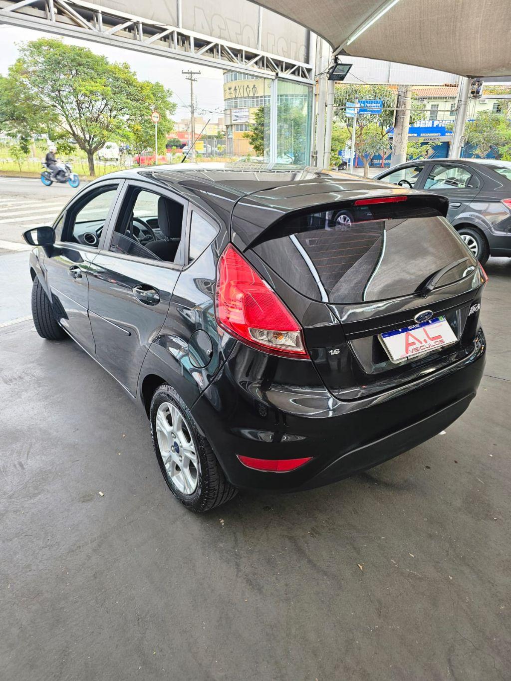 FORD Fiesta Hatch - Foto