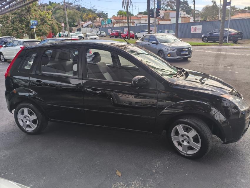 FORD Fiesta Hatch - Foto
