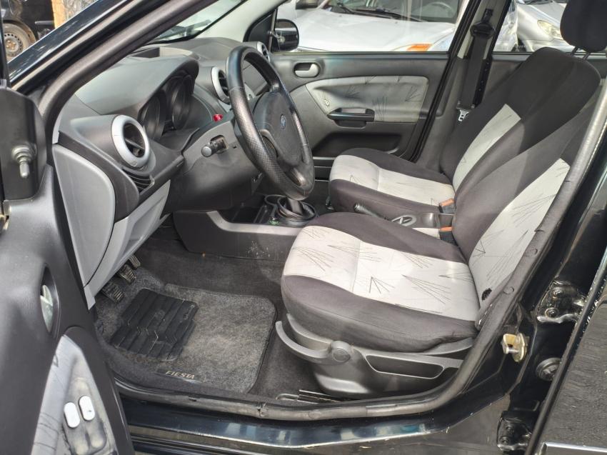 FORD Fiesta Hatch - Foto