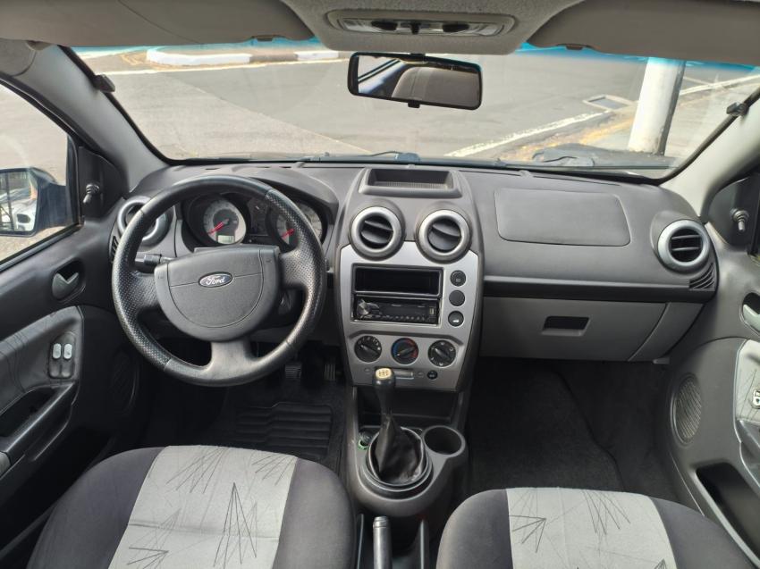 FORD Fiesta Hatch - Foto