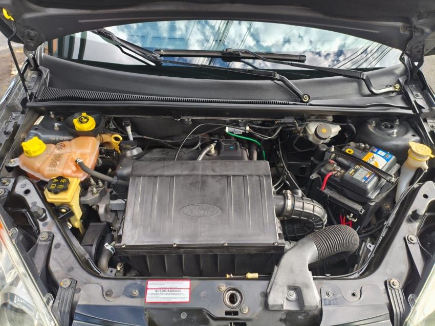 FORD Fiesta Hatch - Foto