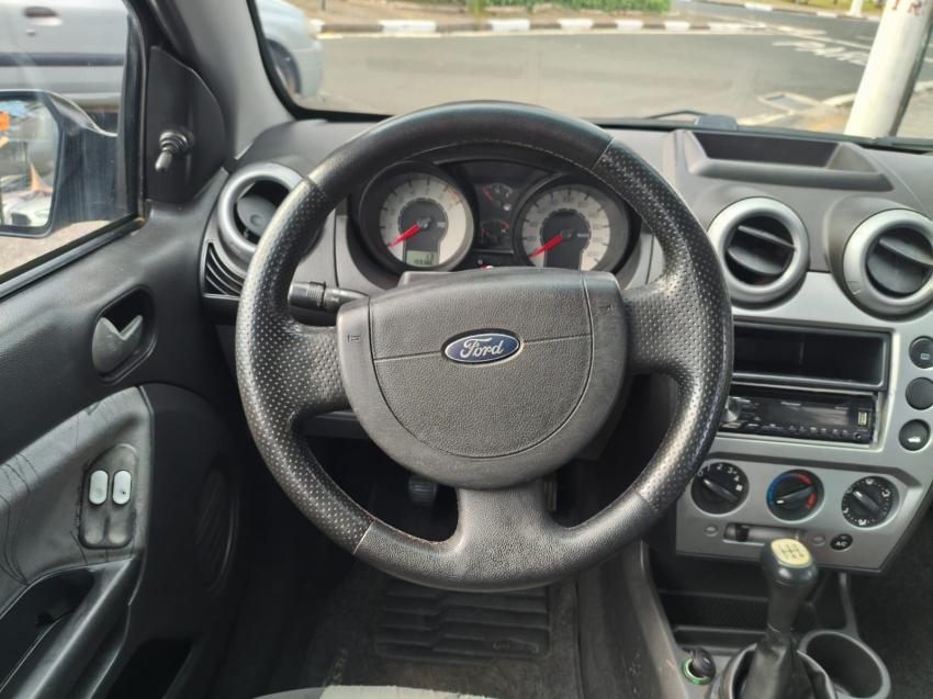 FORD Fiesta Hatch - Foto