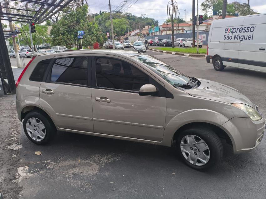 FORD Fiesta Hatch - Foto