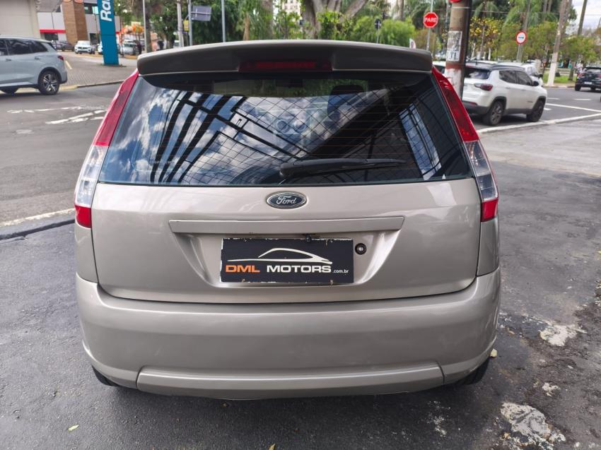 FORD Fiesta Hatch - Foto