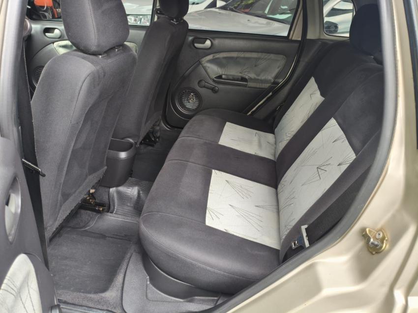 FORD Fiesta Hatch - Foto
