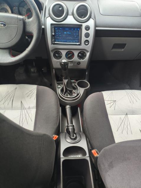 FORD Fiesta Hatch - Foto