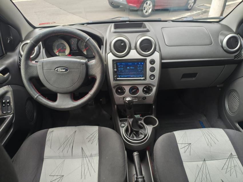 FORD Fiesta Hatch - Foto