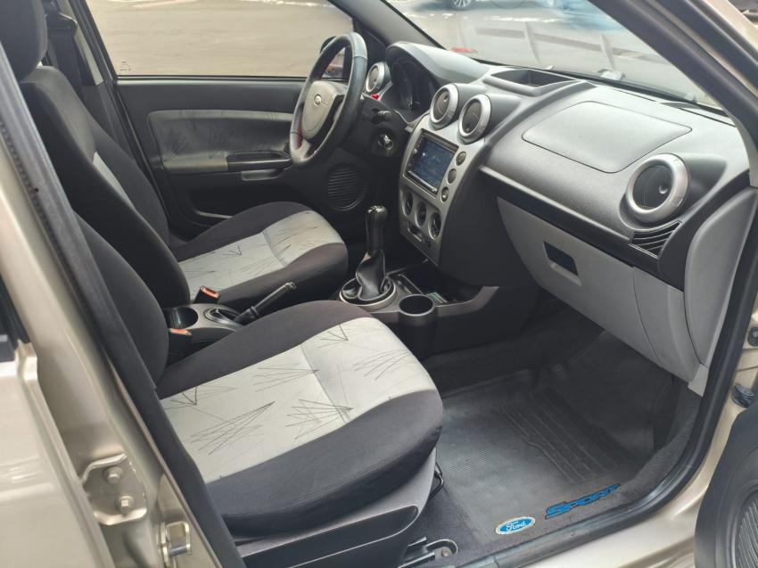 FORD Fiesta Hatch - Foto