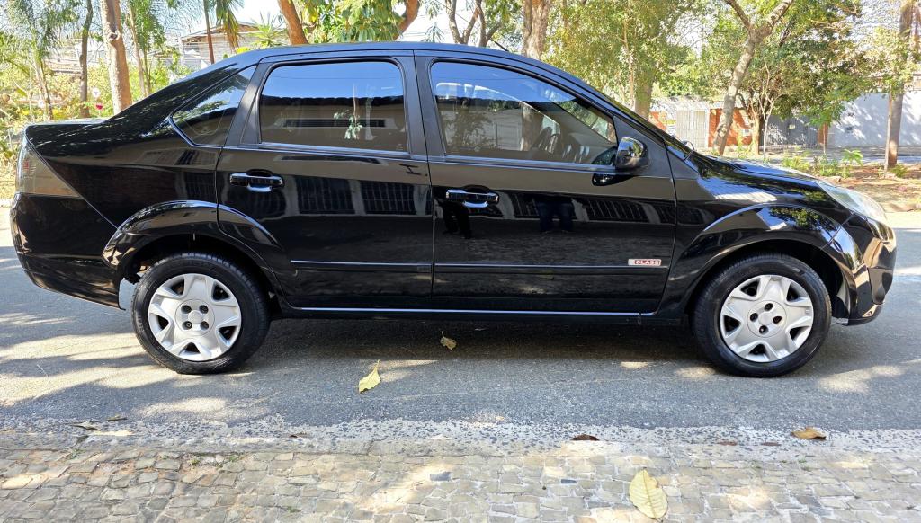 FORD Fiesta Sedan - Foto