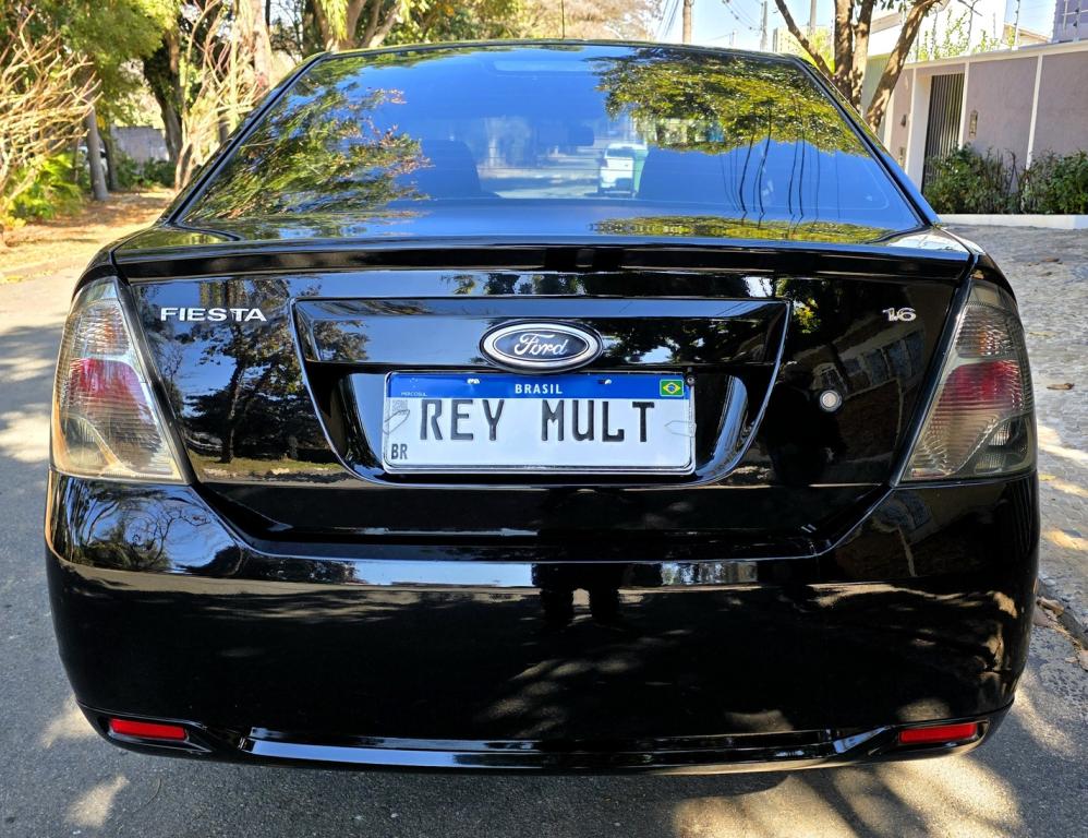 FORD Fiesta Sedan - Foto