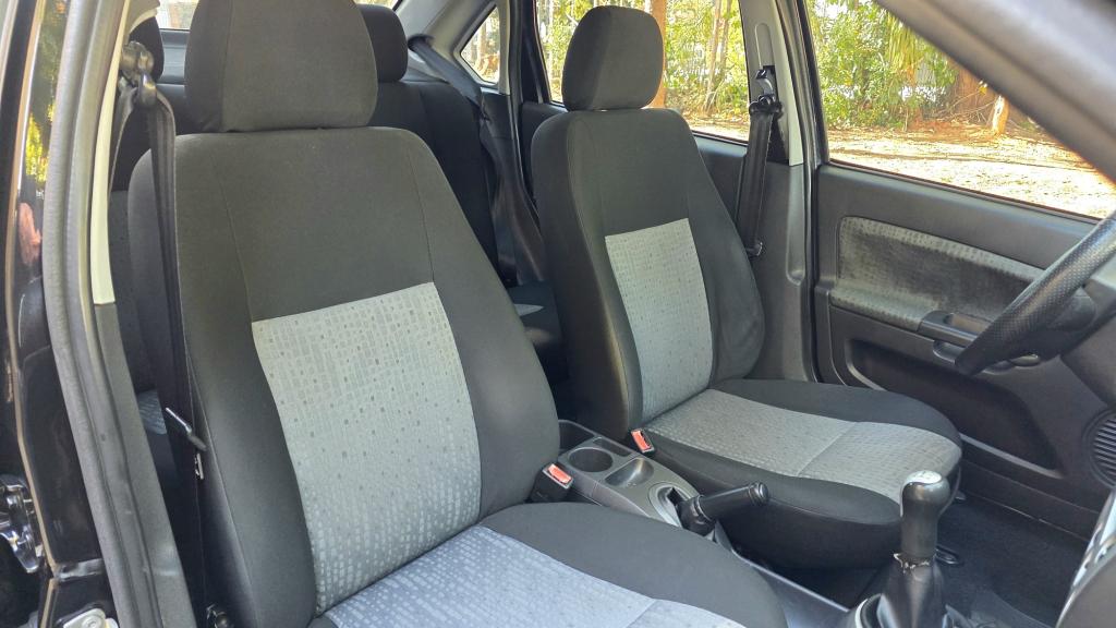 FORD Fiesta Sedan - Foto