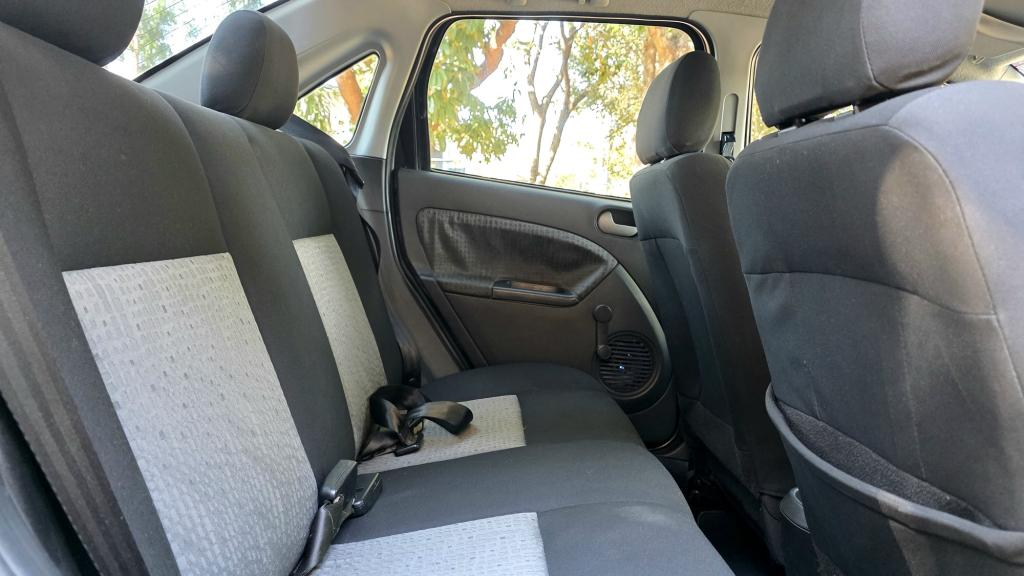 FORD Fiesta Sedan - Foto