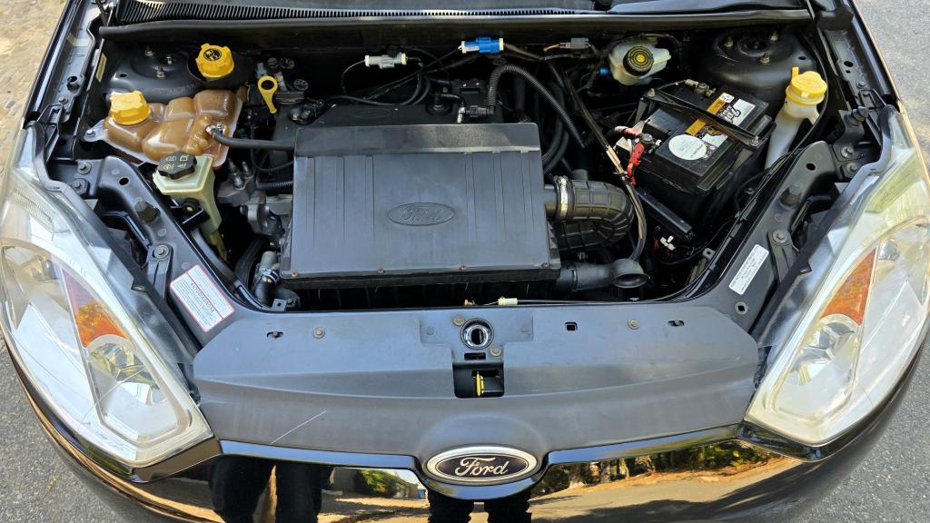 FORD Fiesta Sedan - Foto