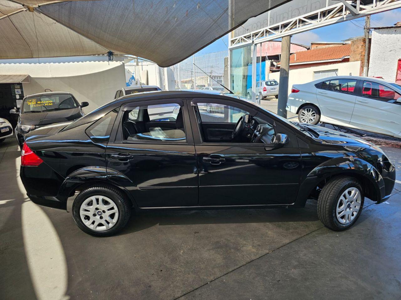 FORD Fiesta Sedan - Foto