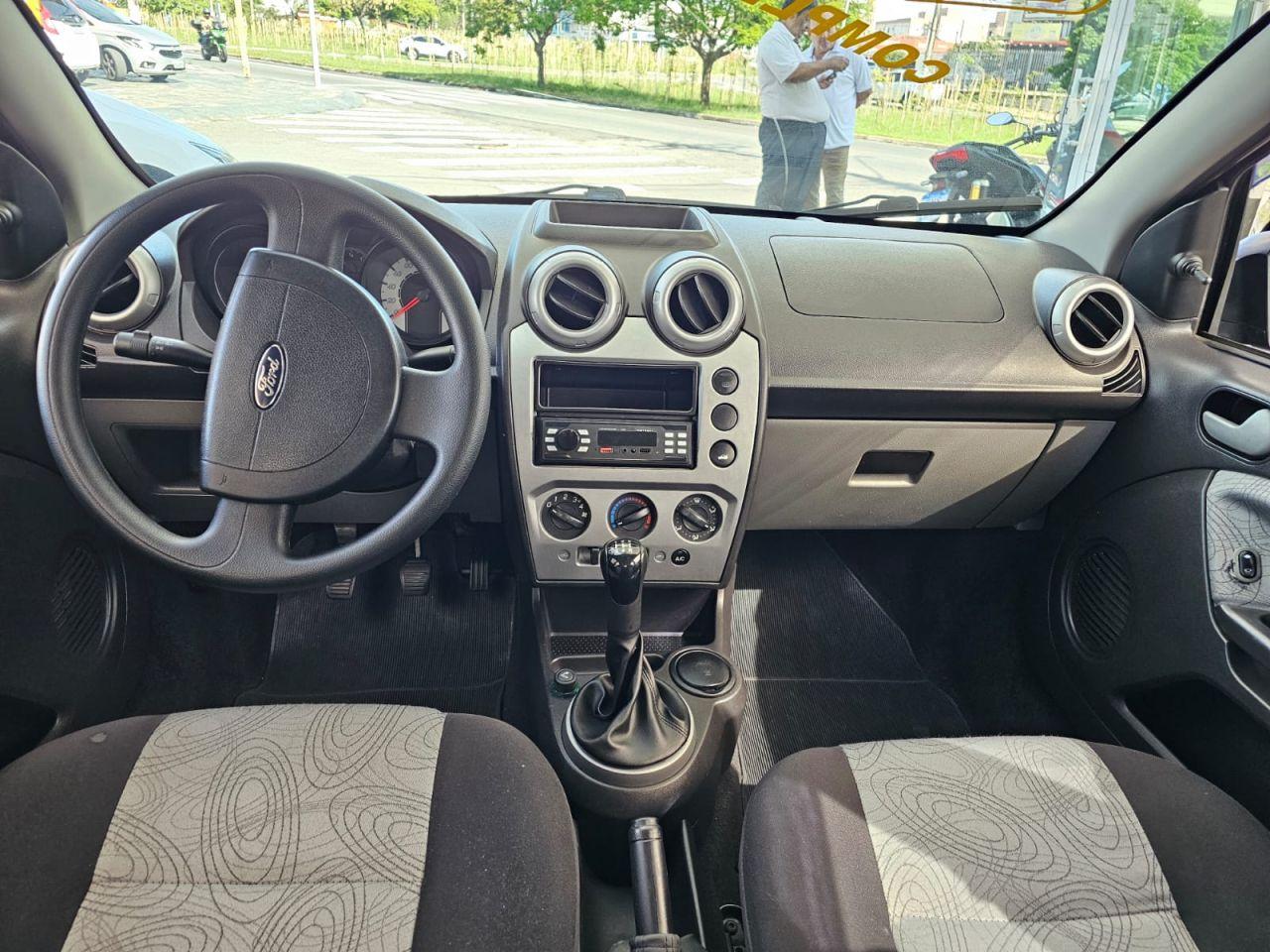 FORD Fiesta Sedan - Foto