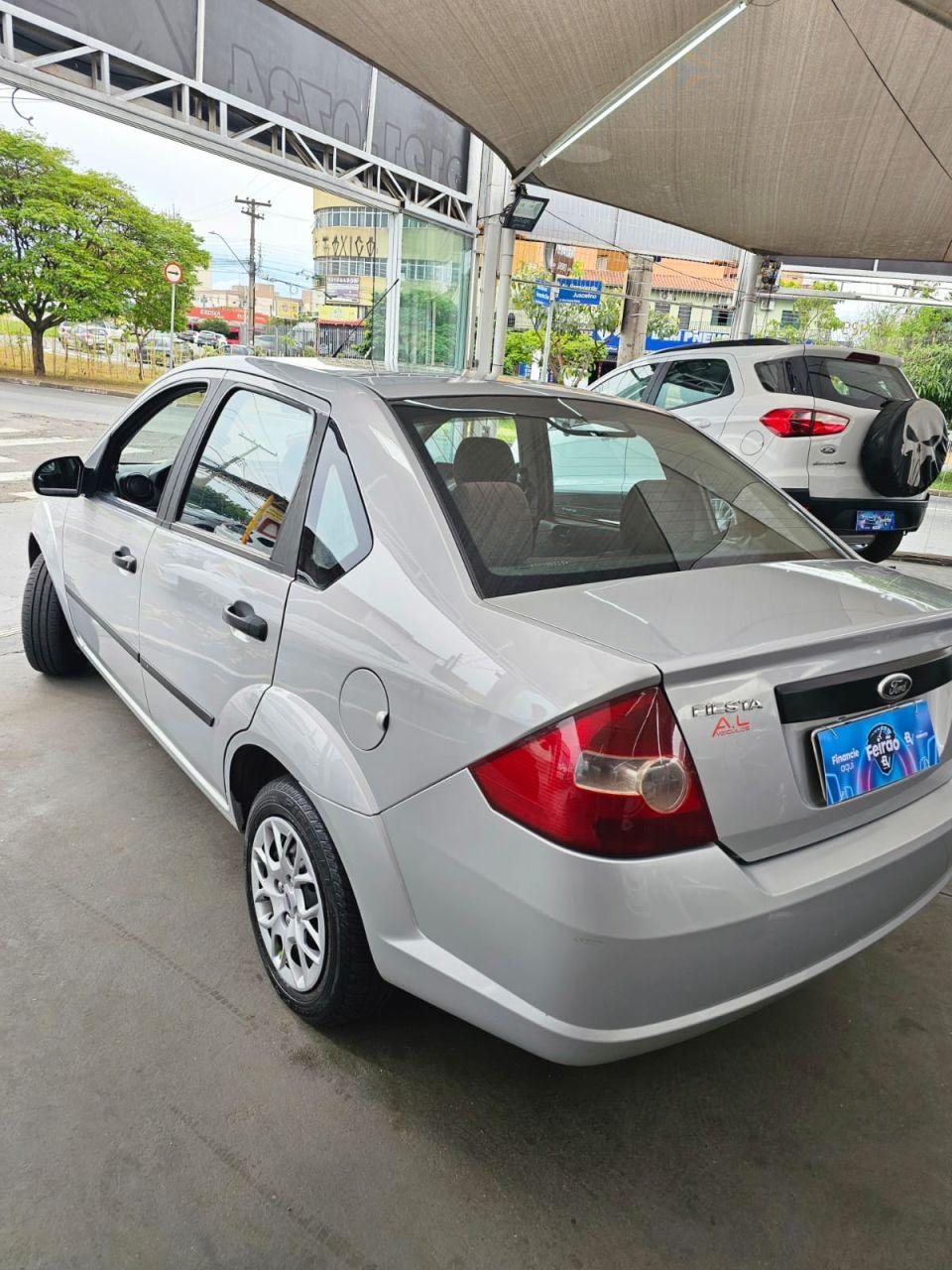 FORD Fiesta Sedan - Foto