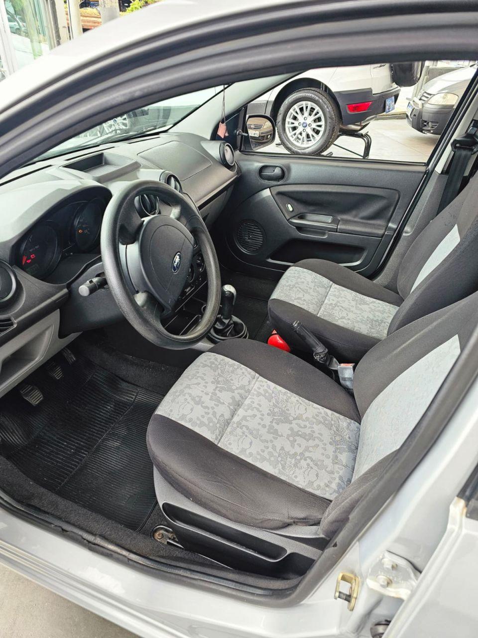 FORD Fiesta Sedan - Foto