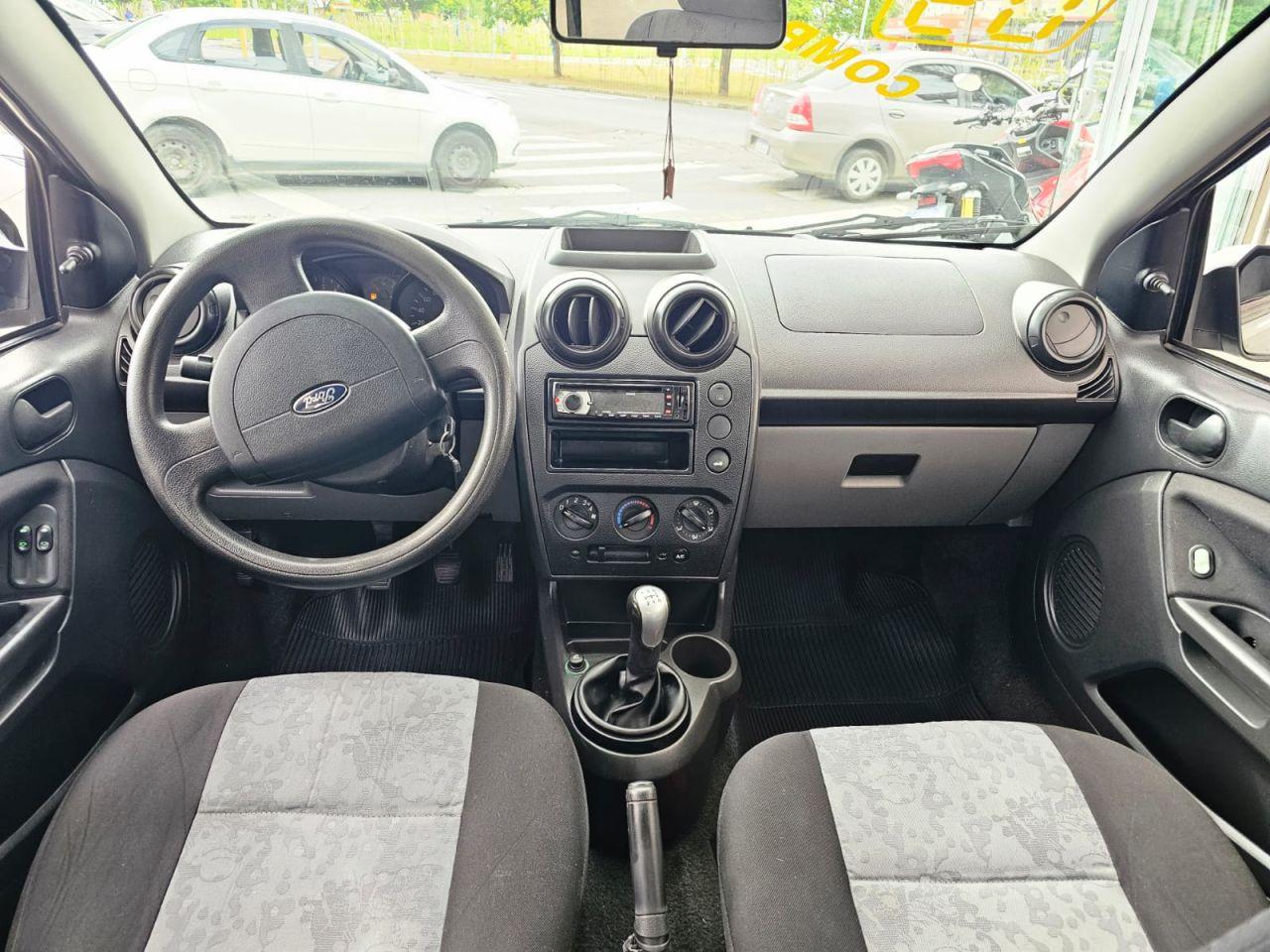 FORD Fiesta Sedan - Foto