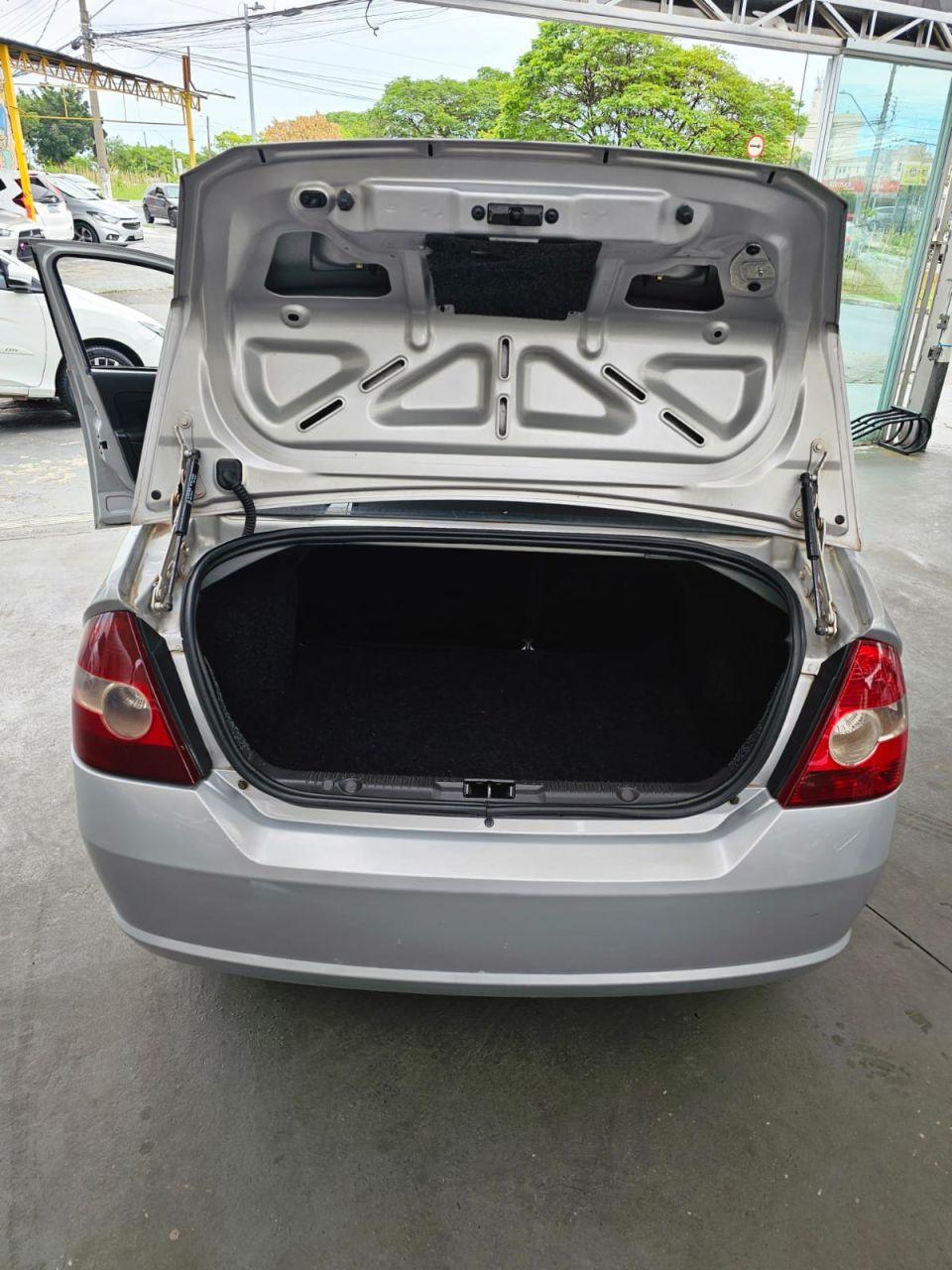 FORD Fiesta Sedan - Foto