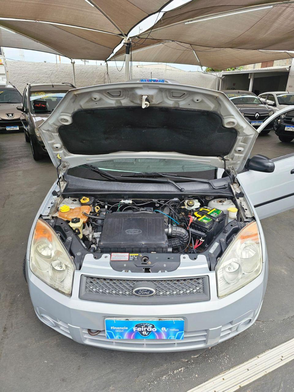 FORD Fiesta Sedan - Foto