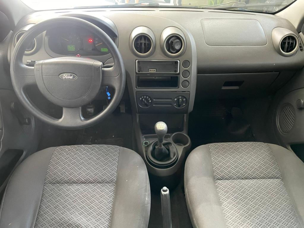 FORD Fiesta Sedan - Foto