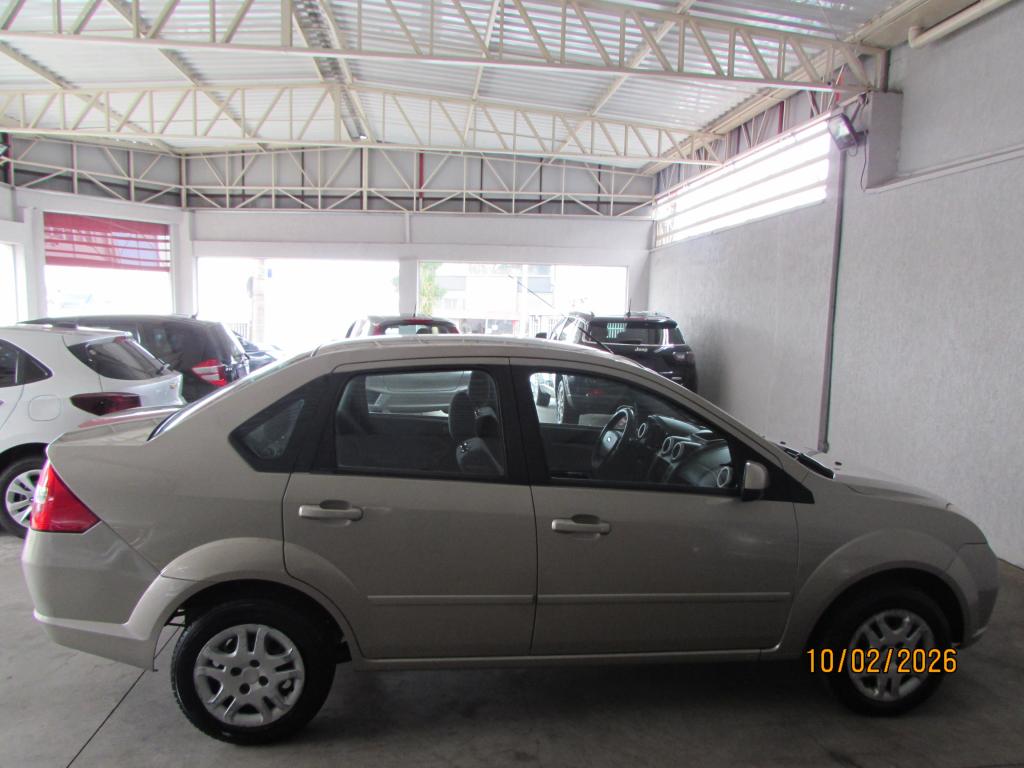 FORD Fiesta Sedan - Foto