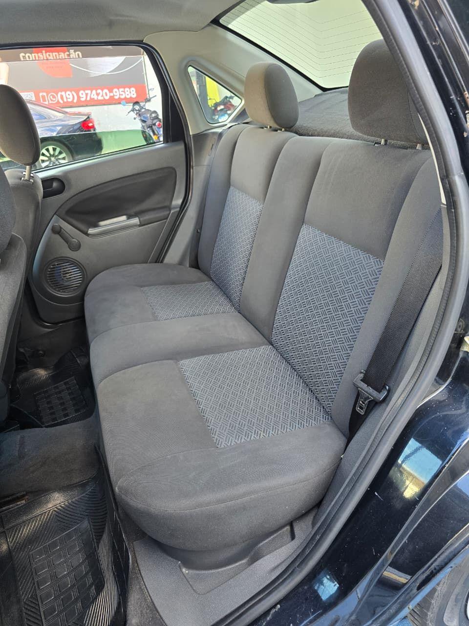 FORD Fiesta Sedan - Foto