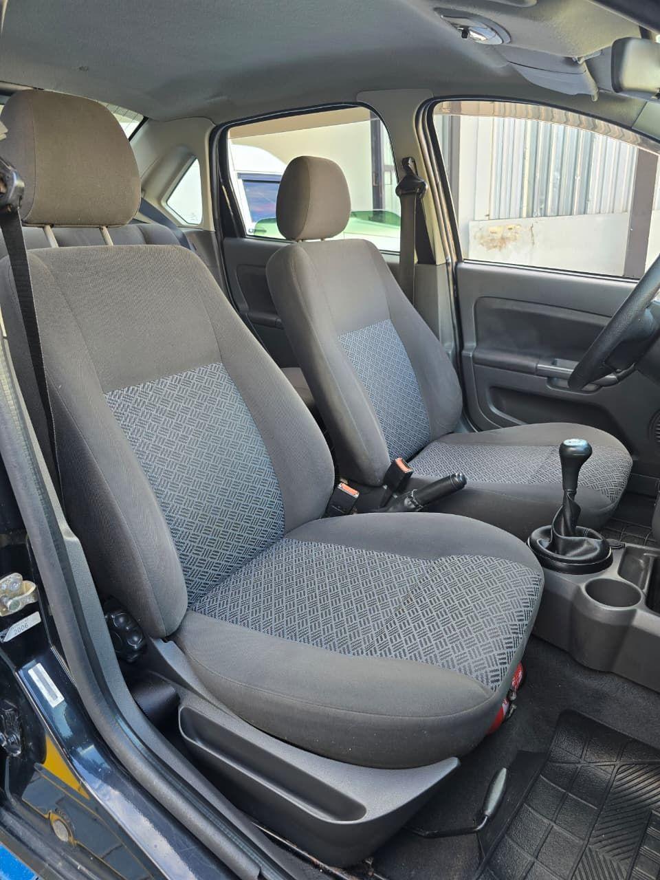 FORD Fiesta Sedan - Foto