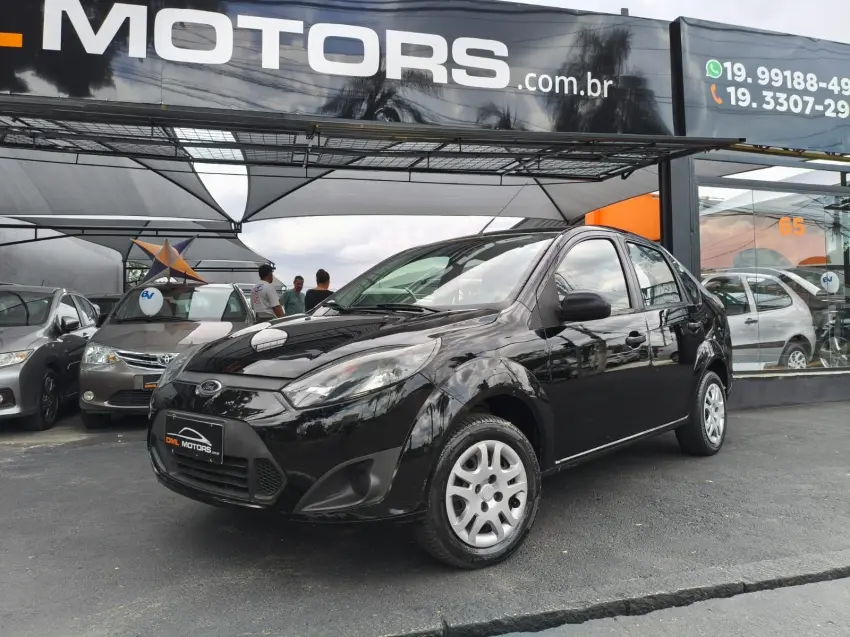 FORD Fiesta Sedan