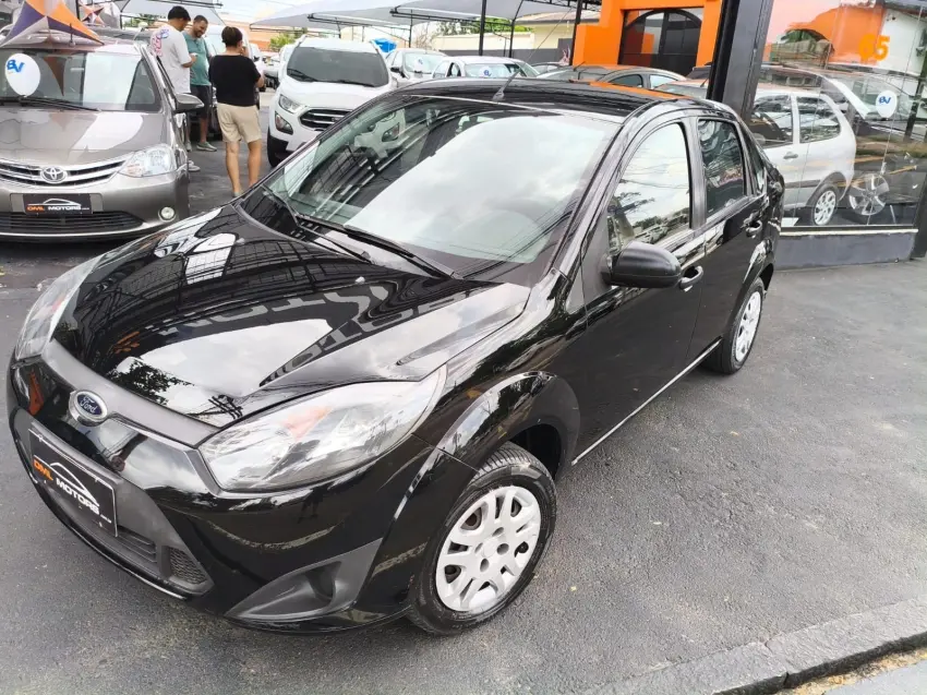 FORD Fiesta Sedan - Foto