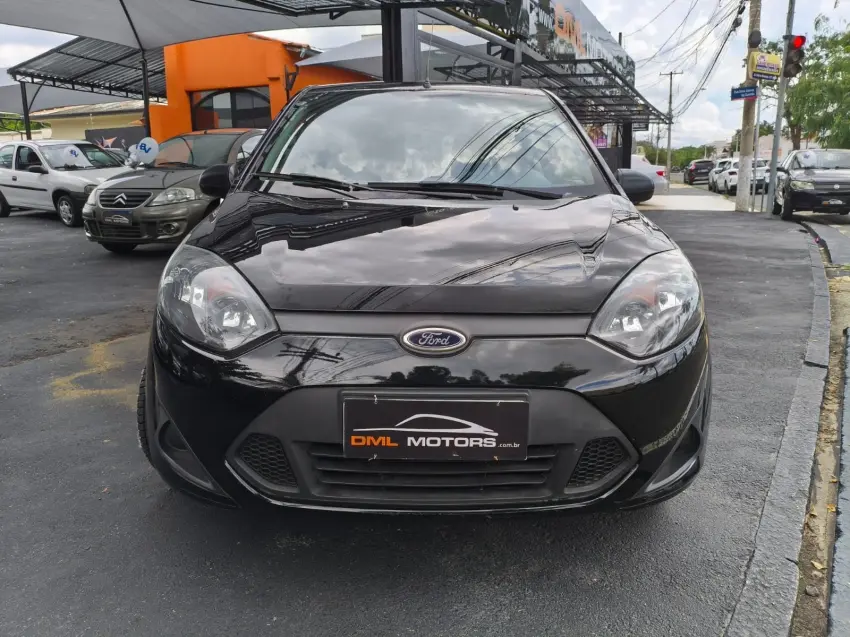 FORD Fiesta Sedan - Foto