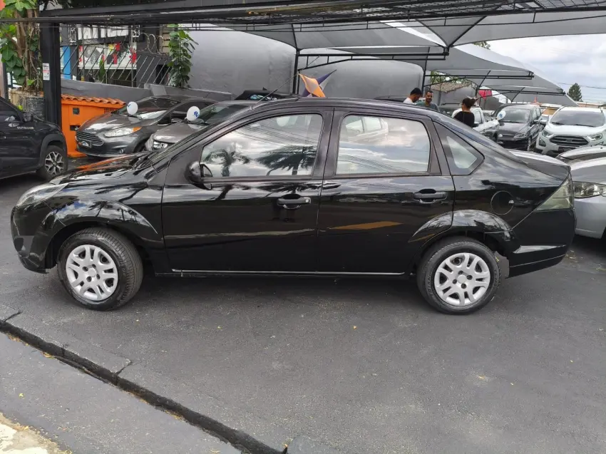 FORD Fiesta Sedan - Foto