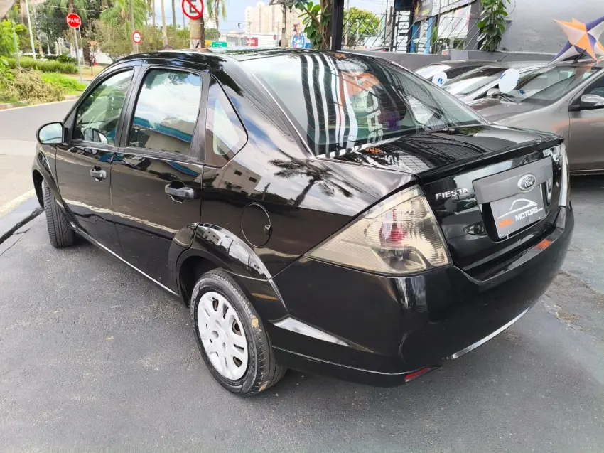FORD Fiesta Sedan - Foto