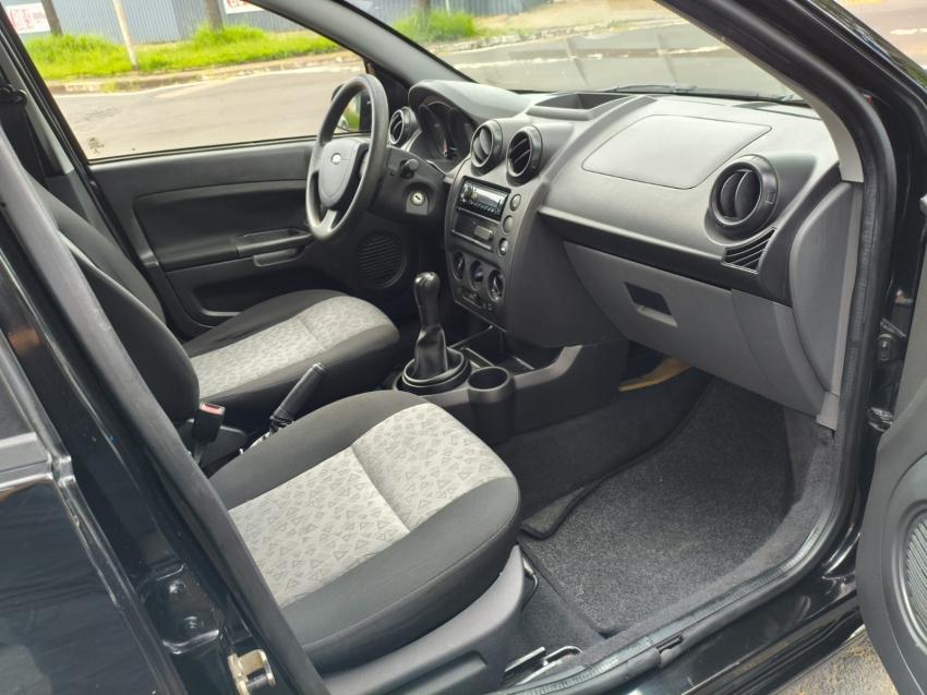 FORD Fiesta Sedan - Foto
