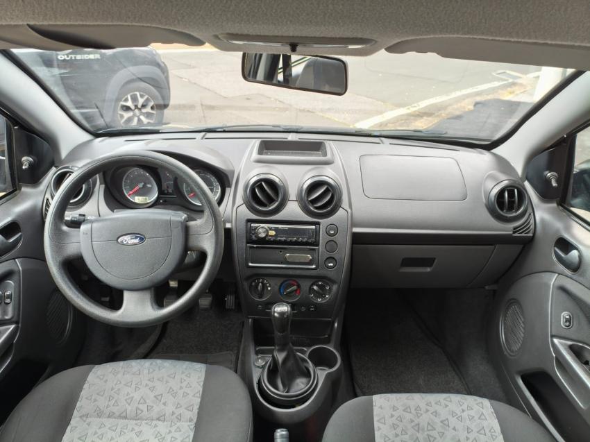 FORD Fiesta Sedan - Foto